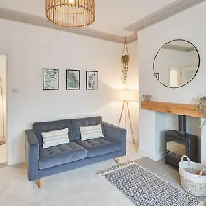  Holiday home Host & - Retreat By The Sea United Kingdom