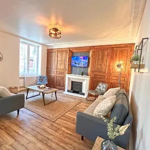 https://maison-en-pierre-jacuzzi-a-500m-de-lain-3ch-8p.hotels-rhonealpes.com