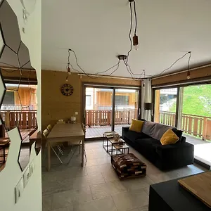 https://chatel-appartement-4-6-personnes-les-chalets-des-freinets.hotels-rhonealpes.com